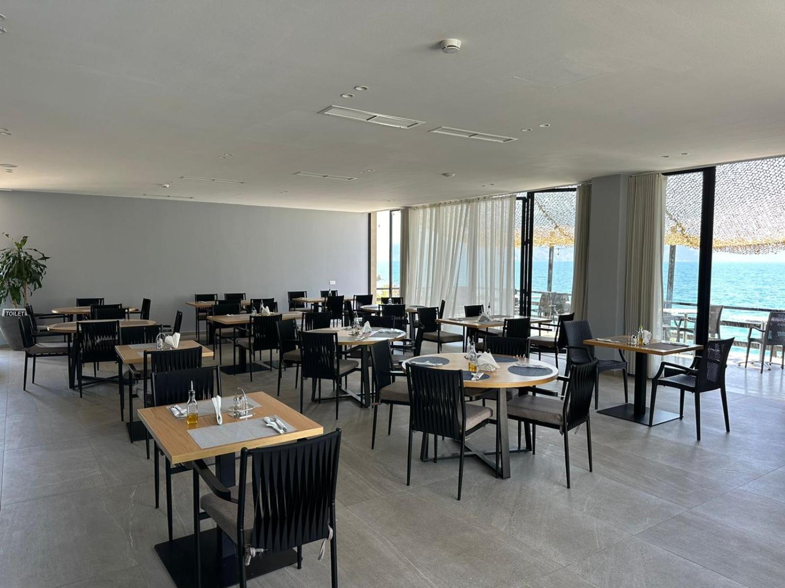 Dukes Albania Hotel Radhimë Buitenkant foto