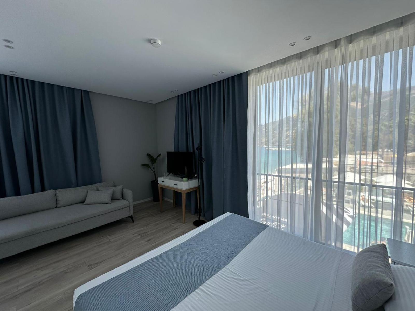 Dukes Albania Hotel Radhimë Buitenkant foto