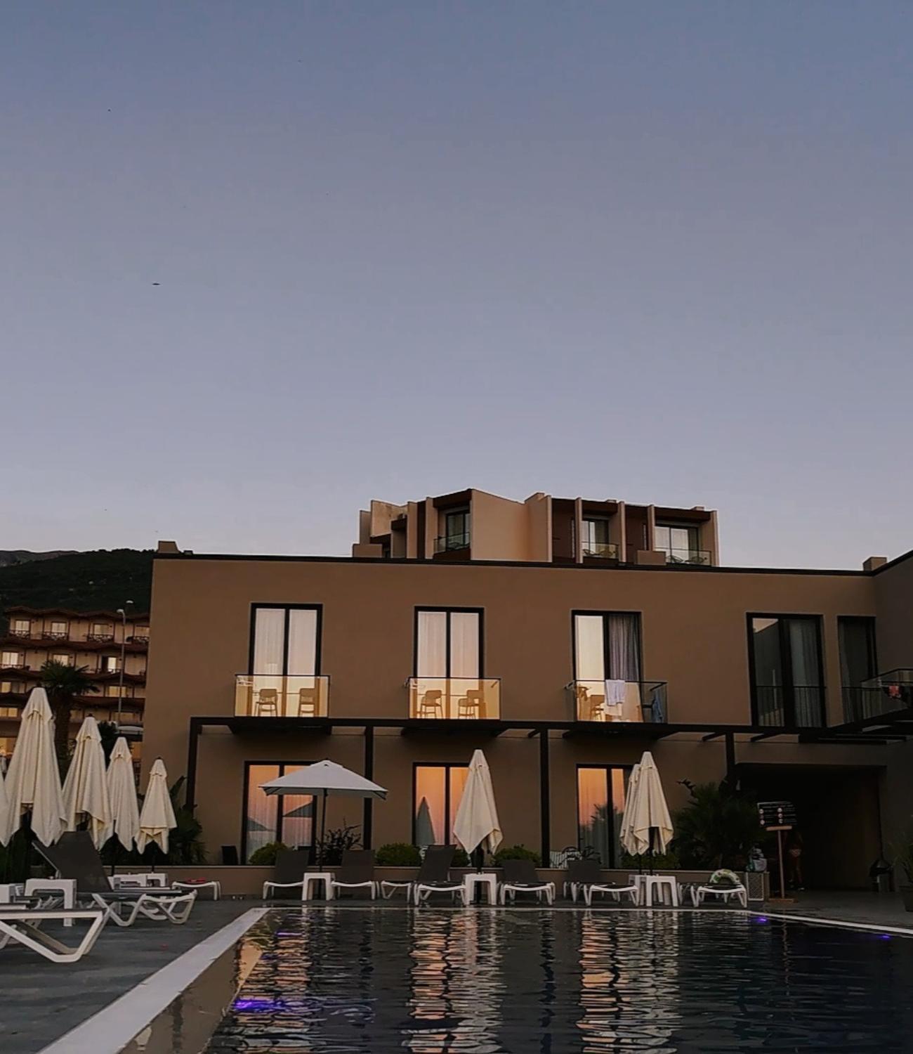 Dukes Albania Hotel Radhimë Buitenkant foto