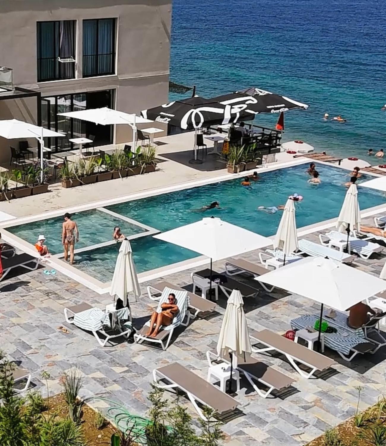 Dukes Albania Hotel Radhimë Buitenkant foto
